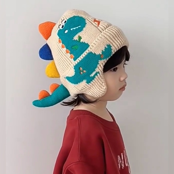 🦕 Kids Dinosaur Tail Knitted Ear Flap Beanie Double Layered Ear Protection Hat - Picture 1 of 9